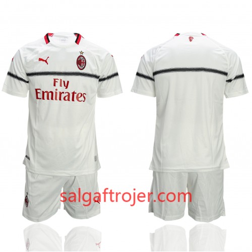 AC Milan Fodboldtrøjer Børn Udebanesæt 2018/19 Kort ærmer AC Milan Fodboldtrøjer Børn Udebanesæt 2018/19 Kort ærmer